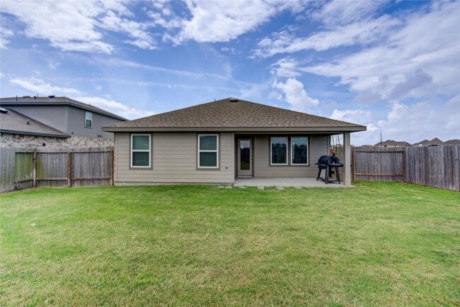 Building Photo - 403 Rain Water Ln