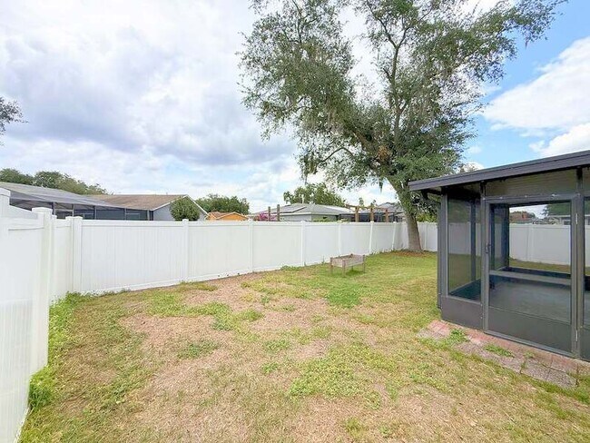 Building Photo - 1118 Hardwood Dr