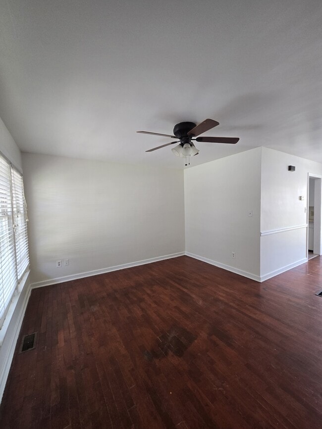 Building Photo - 2248 E Aloma St