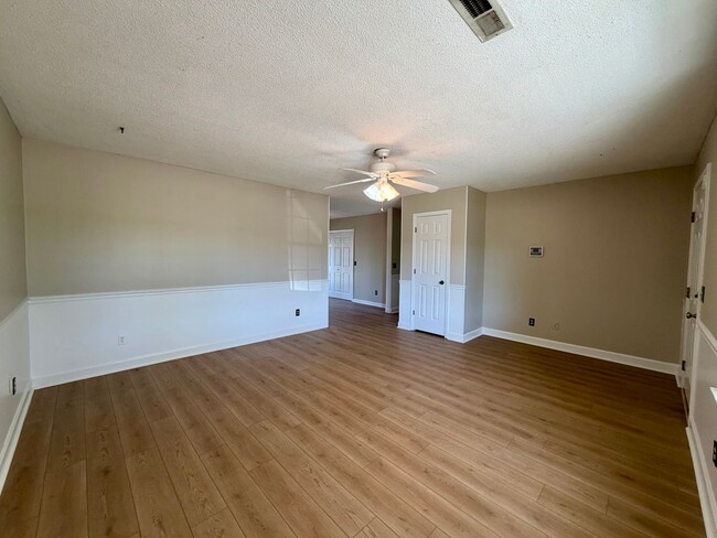 Building Photo - Close to Shaw AFB!