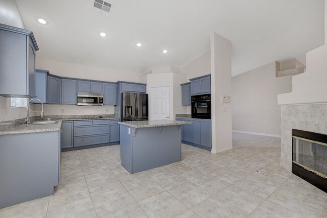 Building Photo - 3051 Hills of Gold Ct