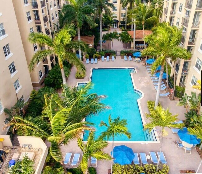 Building Photo - 1801 N Flagler Dr