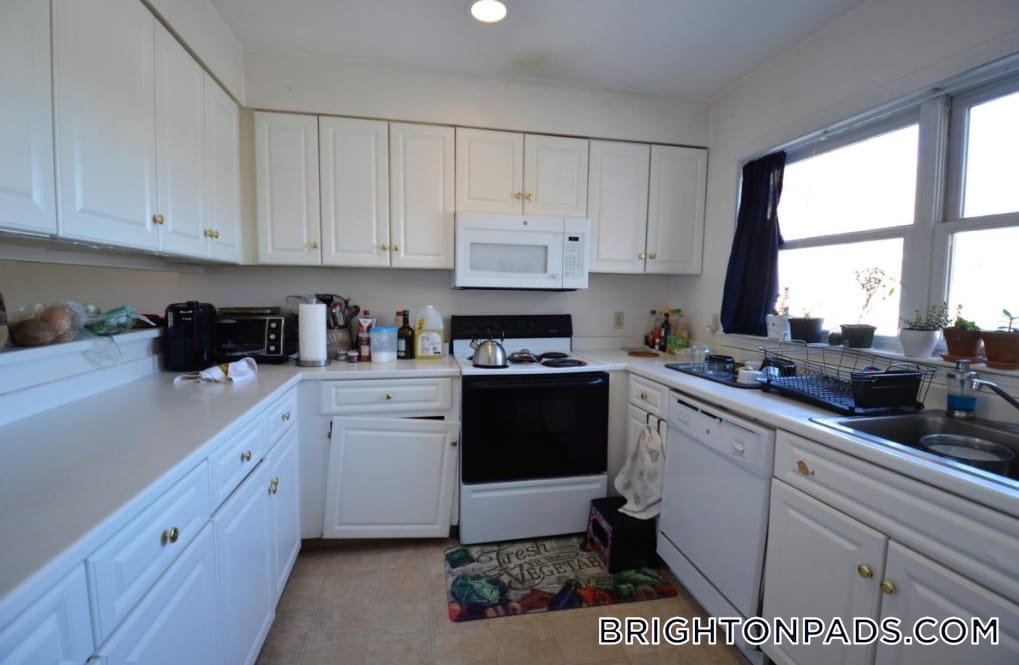 Building Photo - 8-10 Glencoe St.