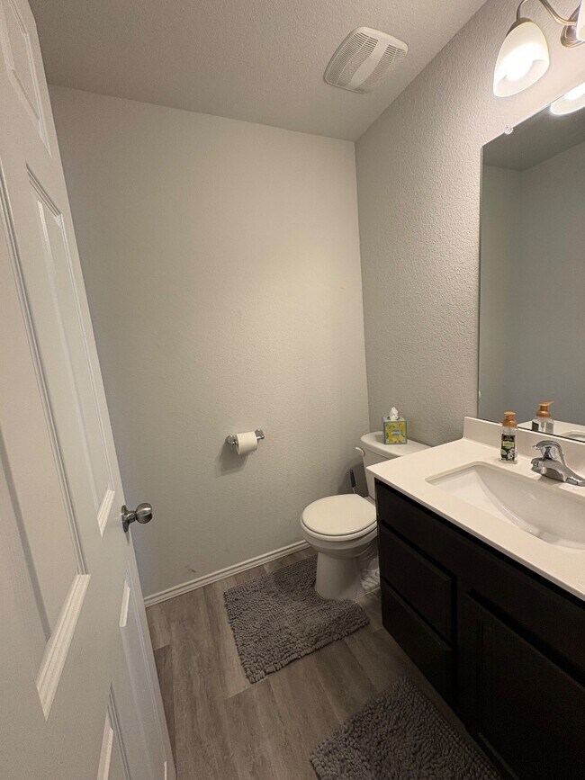 Building Photo - 2051 Wigeon Wy
