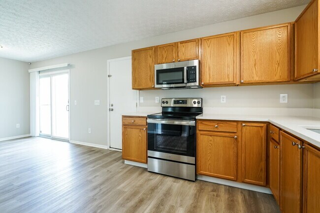 Building Photo - 568 Penn St