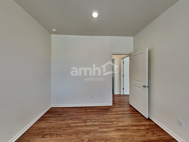 Building Photo - 320 Aspen Waters