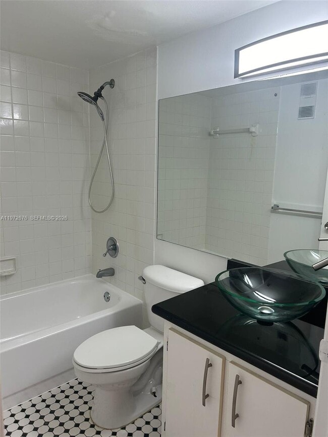 Building Photo - 770 Claughton Island Dr