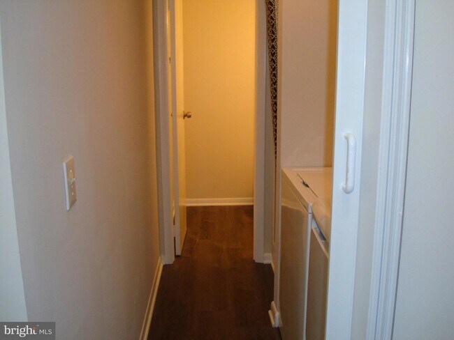 Building Photo - 204 Cameron St