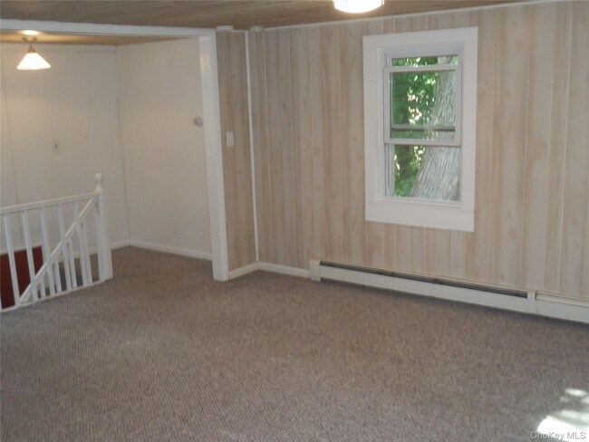Building Photo - 28 Strawtown Rd
