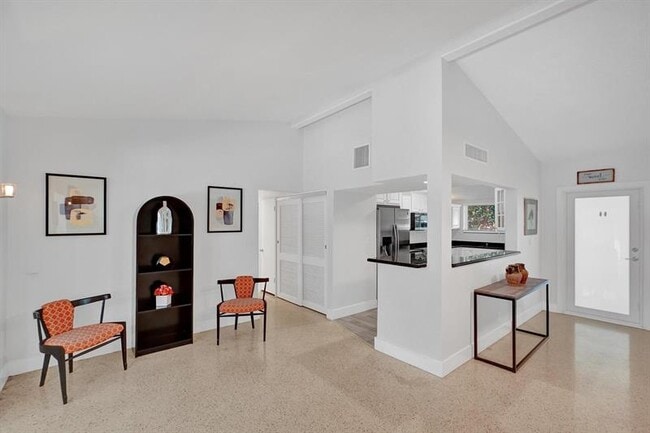 Building Photo - 2616 NE 27th Terrace