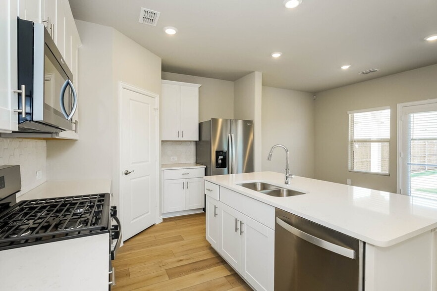 Building Photo - 1223 Paintbrush Dr