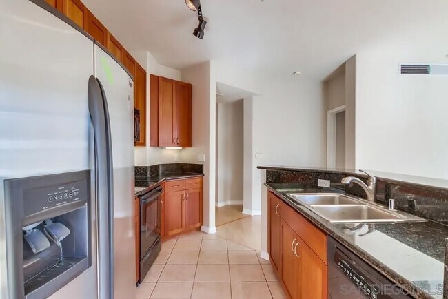 Building Photo - 330 J St