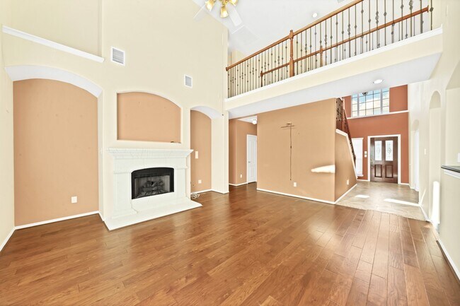 Building Photo - 18123 Memorial Falls Dr