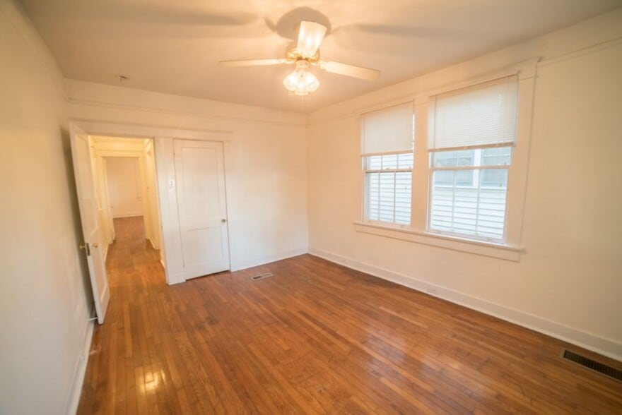 Building Photo - 2604 S Carrollton Ave