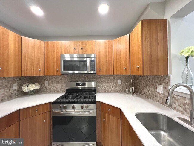 Building Photo - 12020 Taliesin Pl