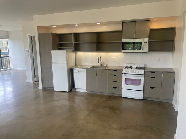 Building Photo - Large one bedroom apartment near Ashby BART