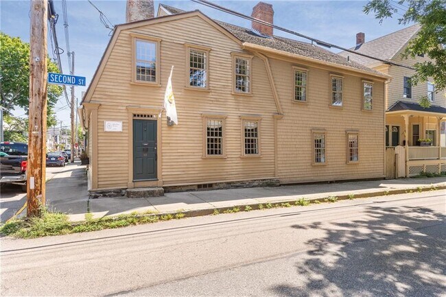 Building Photo - 35 2nd St