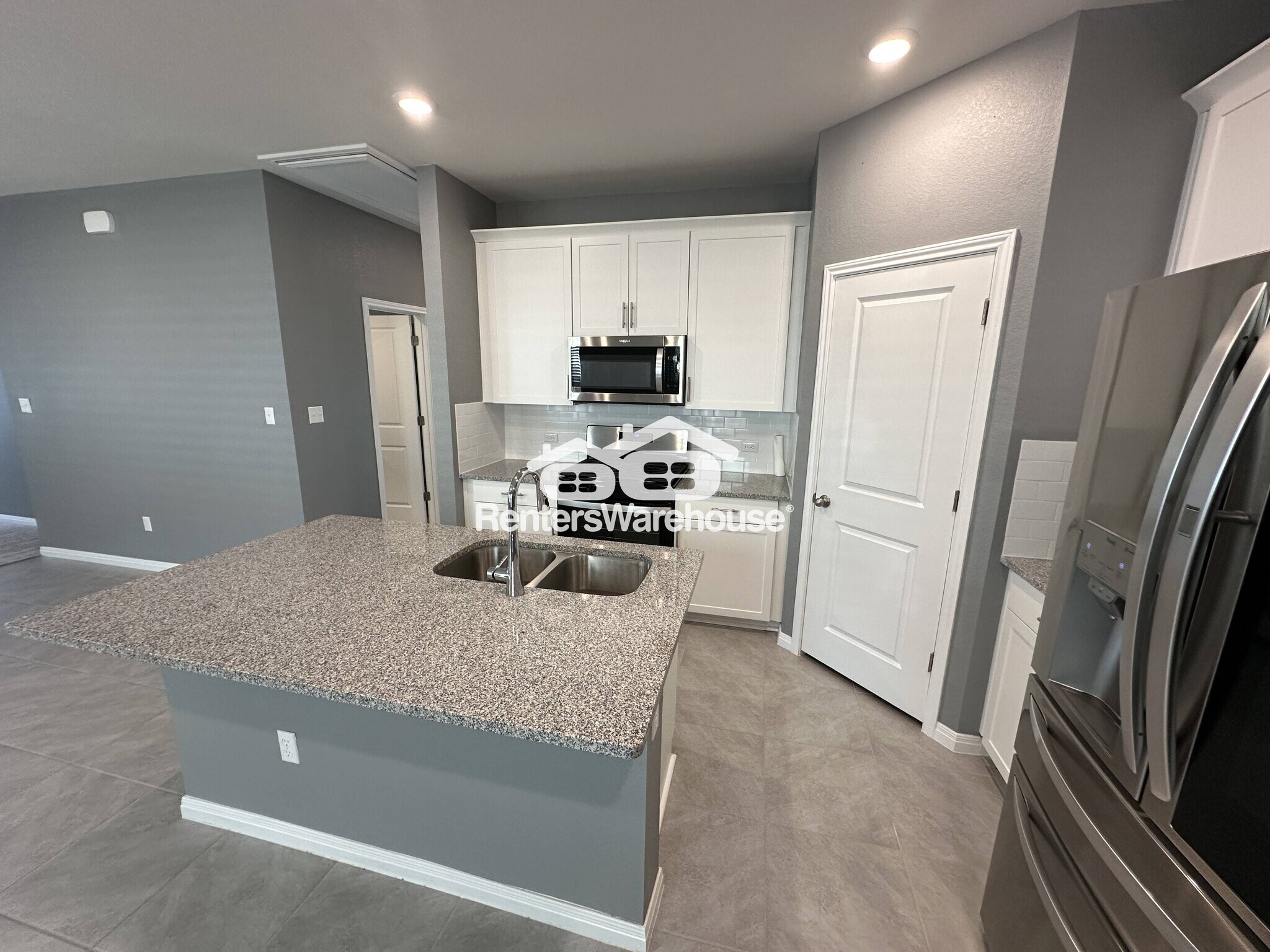 Building Photo - 513 Longmount Cv