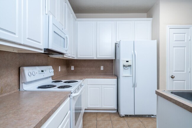 Building Photo - 207 N Burberry Park Cir