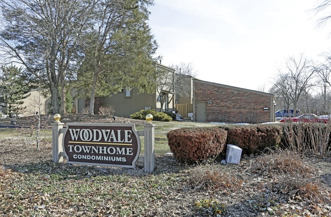 Building Photo - Woodvale Townhome Condos