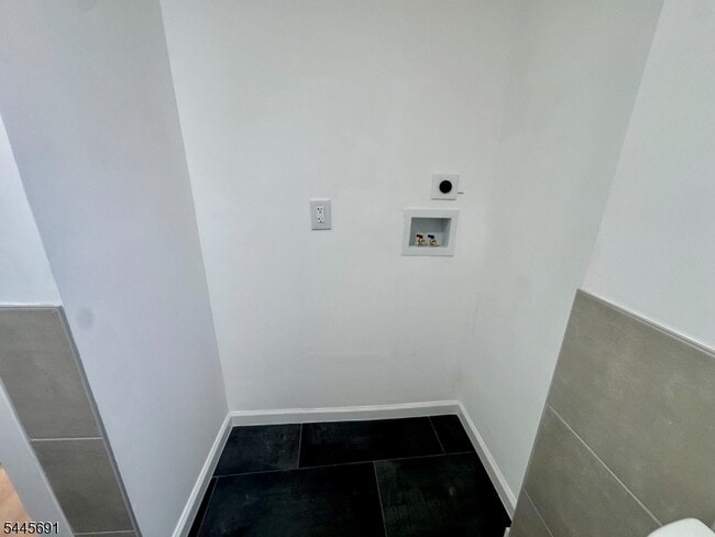 Building Photo - 662 Self Master Pkwy