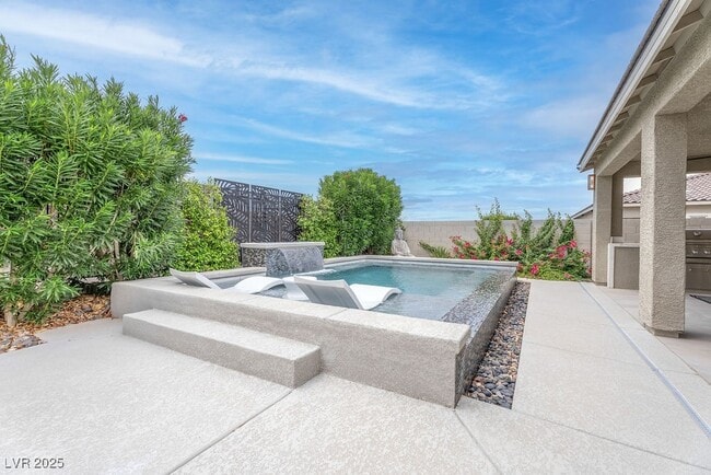 Building Photo - 2489 Cingoli St