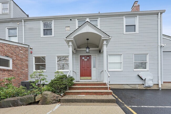 Primary Photo - 756 Cedar Ln