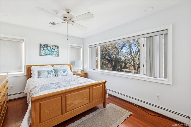 Building Photo - 1205 Lake Dr