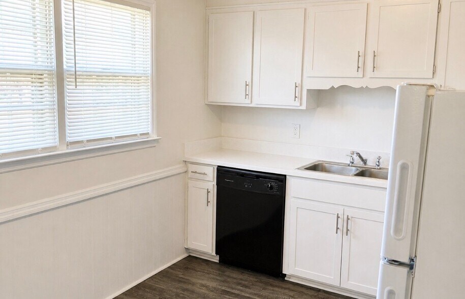 Building Photo - 19 Wedgefield Dr