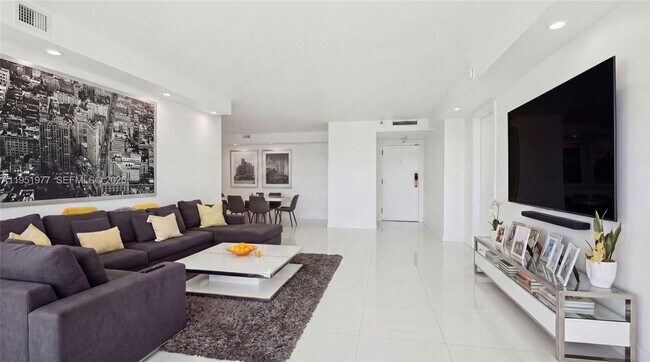 Building Photo - 4000 Towerside Terrace