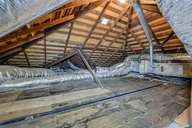 Building Photo - 908 Kipling St