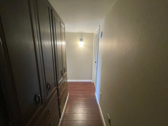 Building Photo - Single story located in East Modesto neigh...