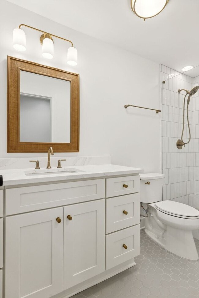 Building Photo - Completely renovated ranch 4BR/4BA ranch h...