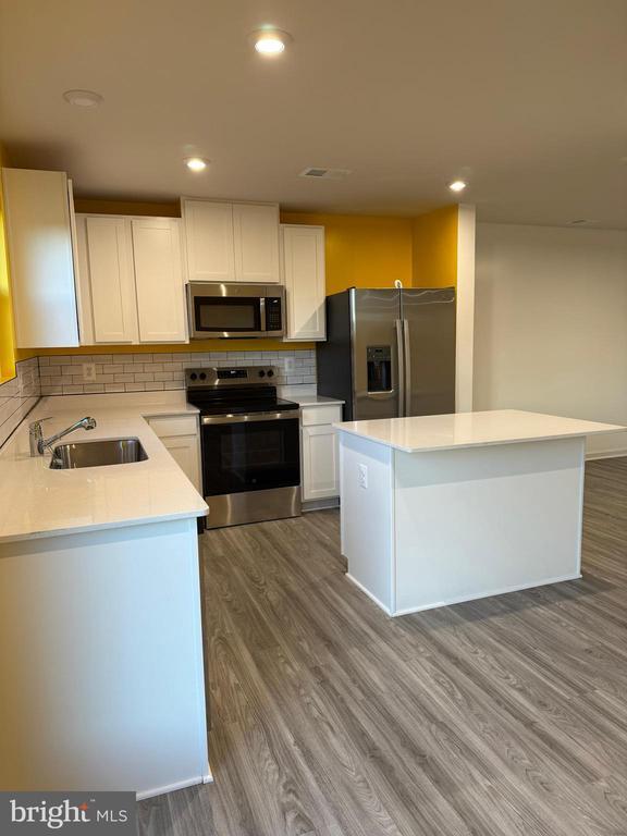 Building Photo - 179 Olympus Rd