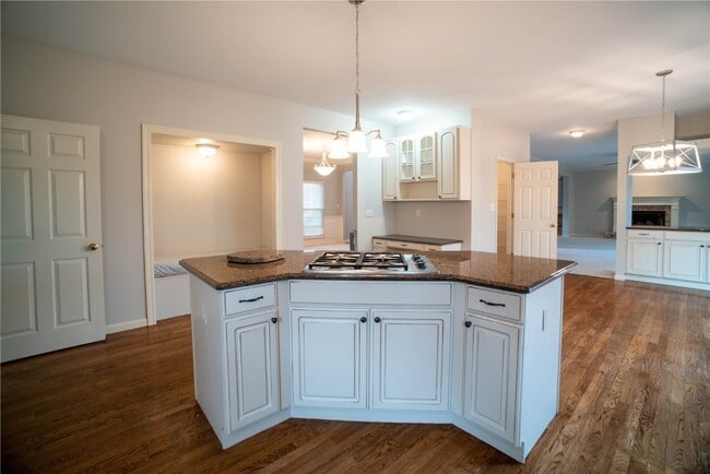 Building Photo - 570 Castle Ridge Dr