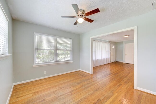 Building Photo - 5025 Hazelton St