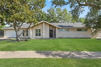 Building Photo - 4130 Regency Dr