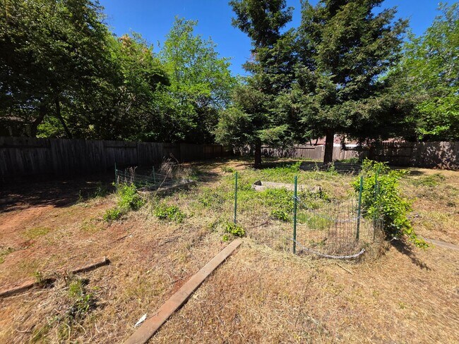 Building Photo - Charming Family Home for Rent in Auburn, C...