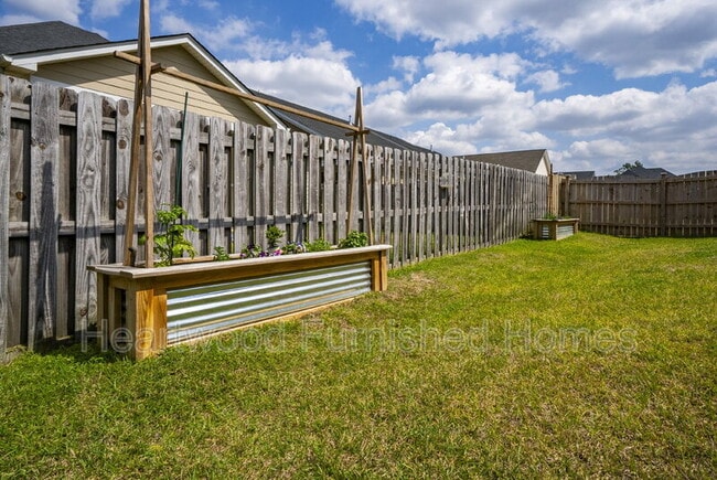 Building Photo - 924 Windchase Wy