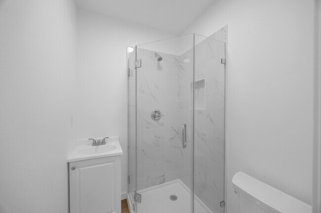 Building Photo - 308 N Catalina Ave