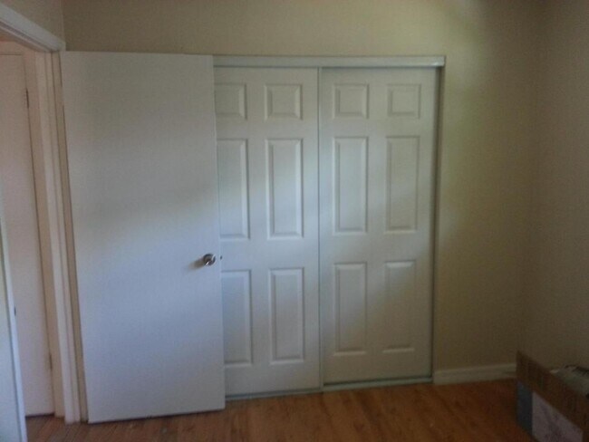 Building Photo - 1211 Amble Ln