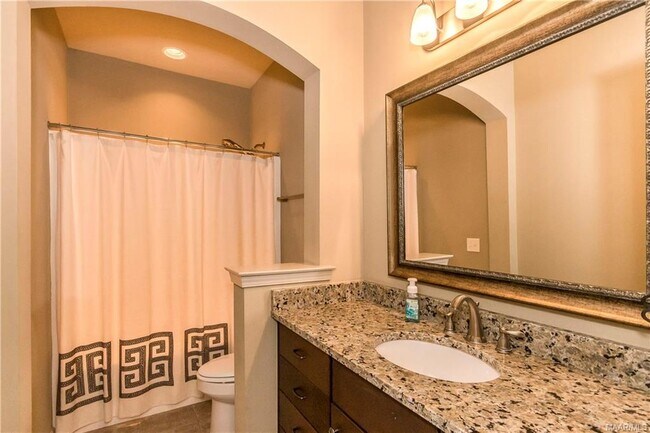 Building Photo - 9625 Gunnison Dr