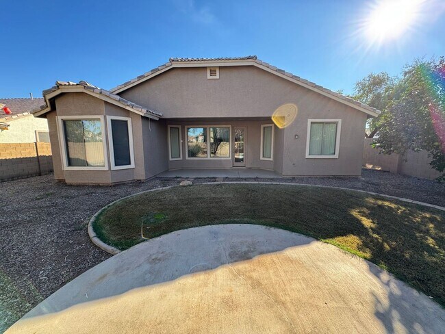 Building Photo - 1522 E Ebony Pl