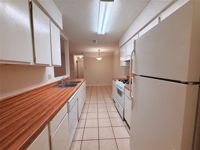 Building Photo - 2301 Whitlow Cove