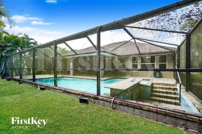 Building Photo - 419 Conlee St