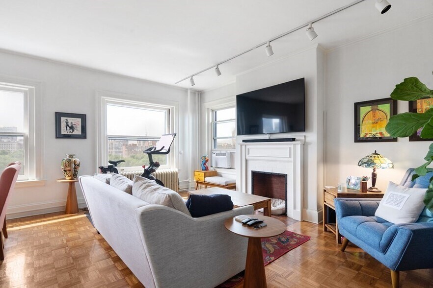 Building Photo - 48 Beacon St