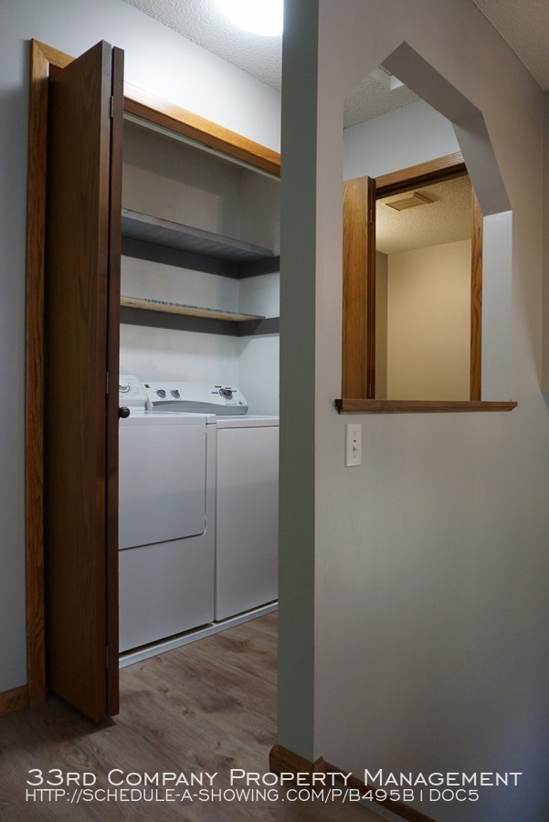 Building Photo - Vadnais Heights Town Home in Great Location!