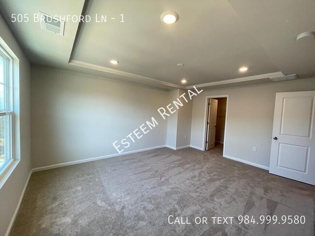 Building Photo - 505 Brushford Ln