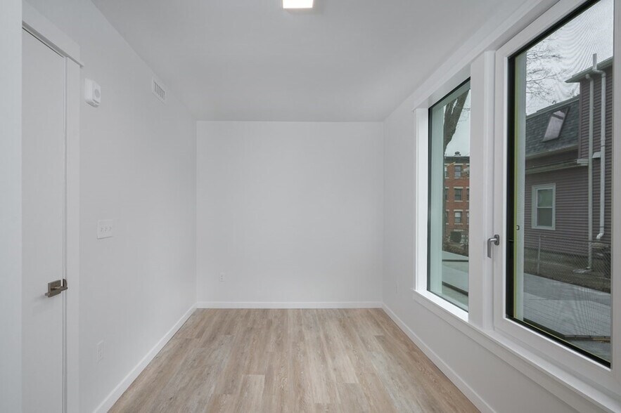 Building Photo - 205 Beacon St