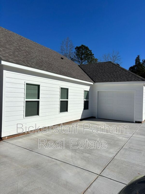 Building Photo - 280 Young Ln